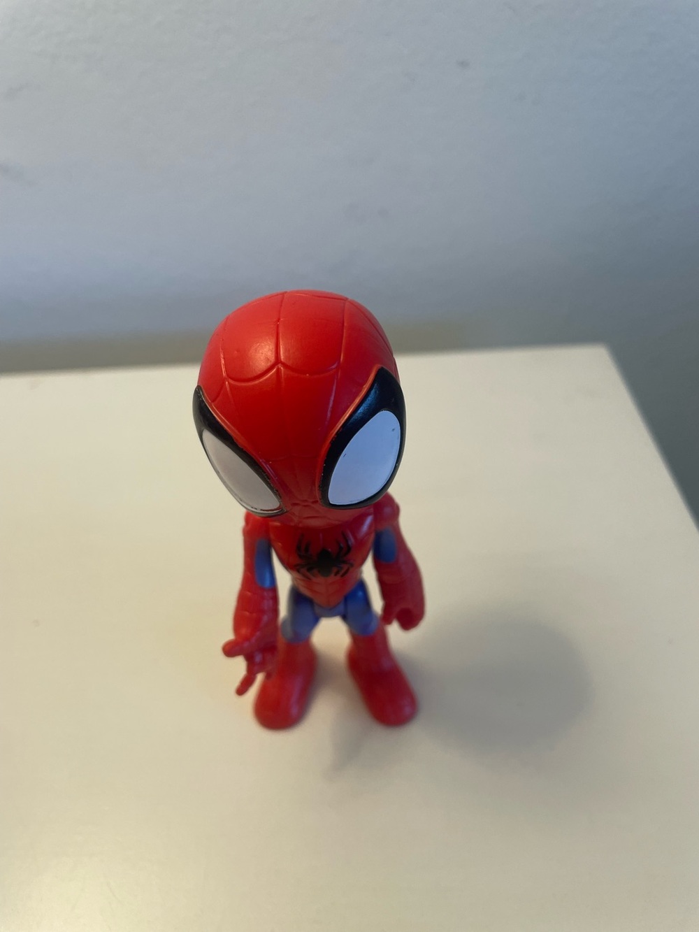 Spiderman 4 inch Action Figure Hasbro 2021 EUC